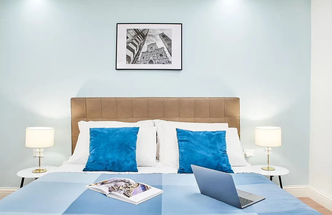 Firenze Rooms Cathedral B&B-1